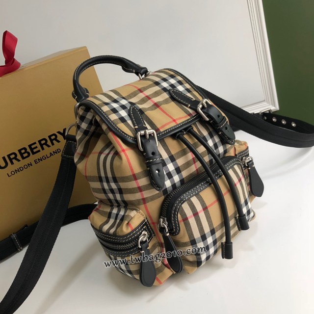 Burberry專門店新款迷你小號Vintage格紋斜背式軍旅背包 巴寶莉女士後背包 yxb1388
